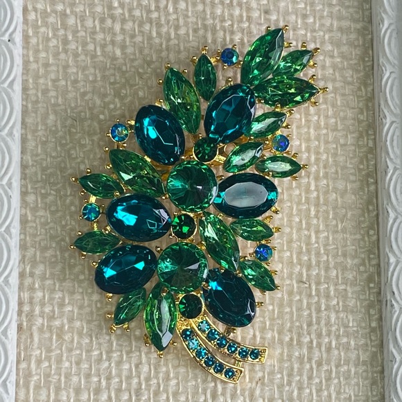 NEW Teal & Green Bling Brooch Pin Brooch Rhinestones Floral Spray - Picture 6 of 7